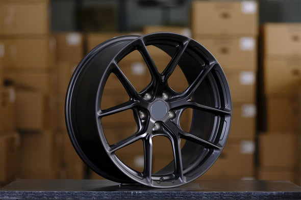 Fresh set of shoes for incredible M4 BMW F82 on 20 inch R101LW