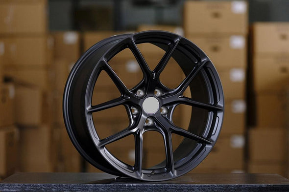 Fresh set of shoes for incredible M4 BMW F82 on 20 inch R101LW