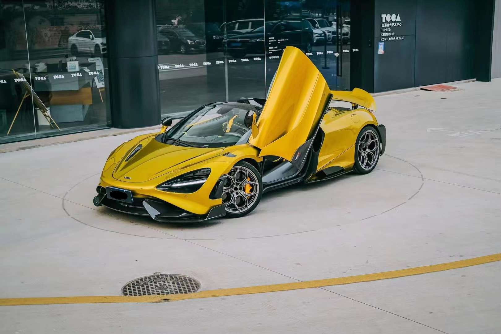 Conversion carbon body kit for McLaren 720S upgrade to 765LT