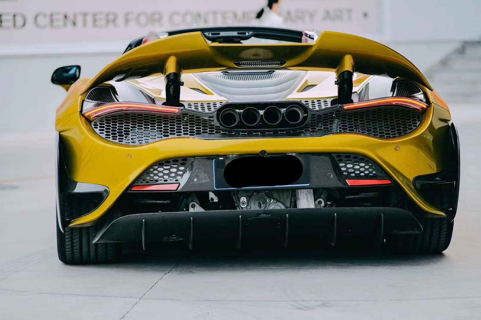 Conversion carbon body kit for McLaren 720S upgrade to 765LT
