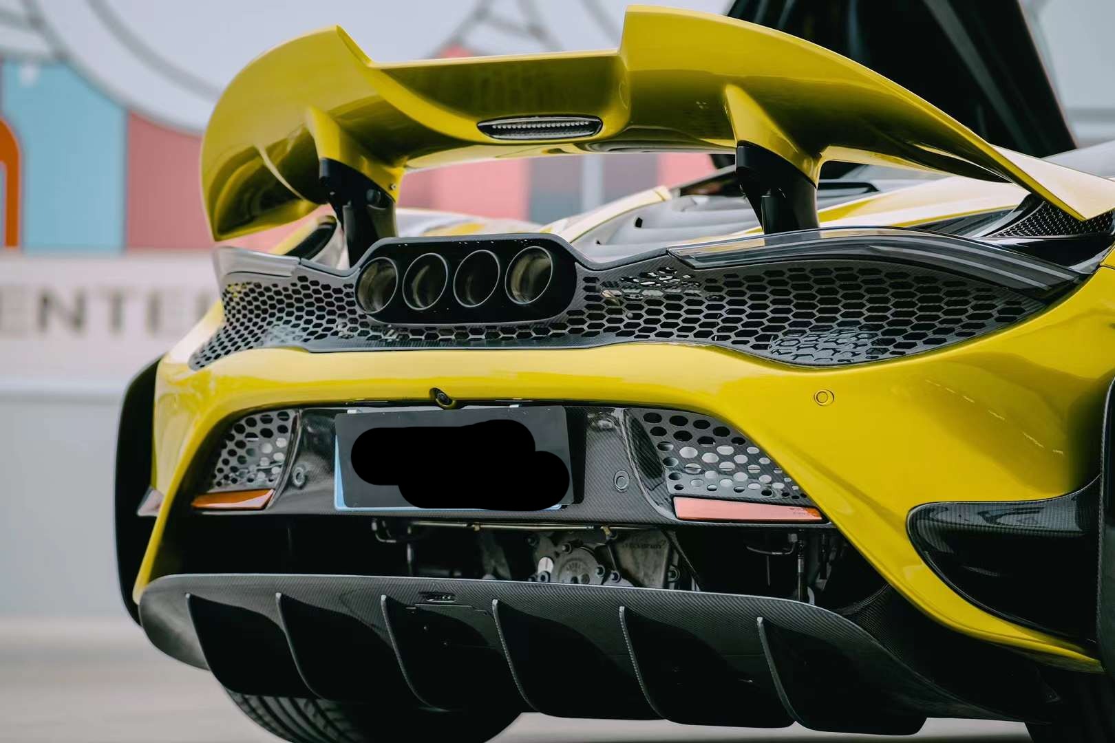 Conversion carbon body kit for McLaren 720S upgrade to 765LT