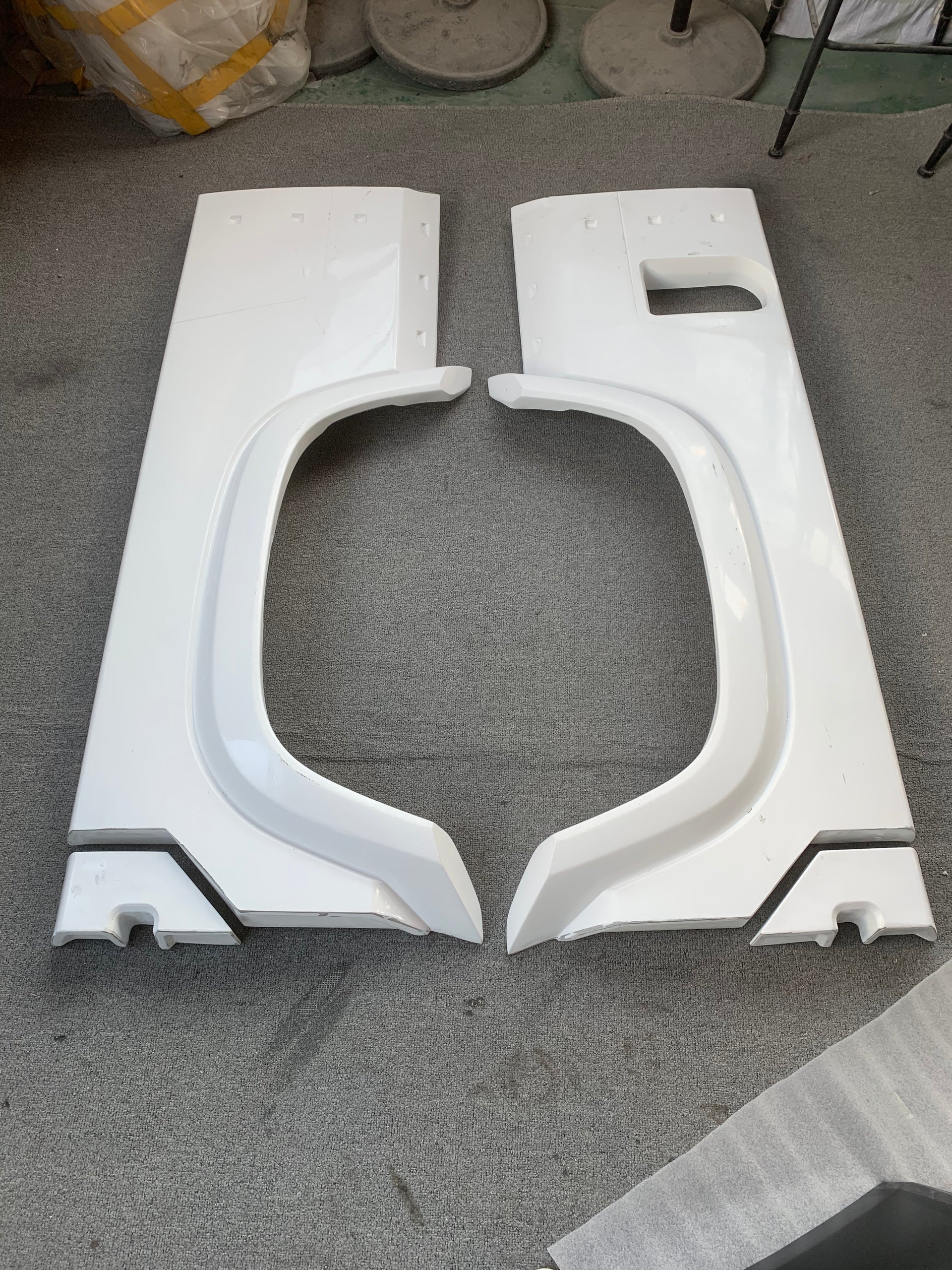 LAND ROVER DEFENDER old 90/110 PARTS

Set includes:

Front Grille
Front Led Lights
DASHBOARD
A BAR
Wheel Arch
Side Step
Mud Flaps
Material: PP+ABS
