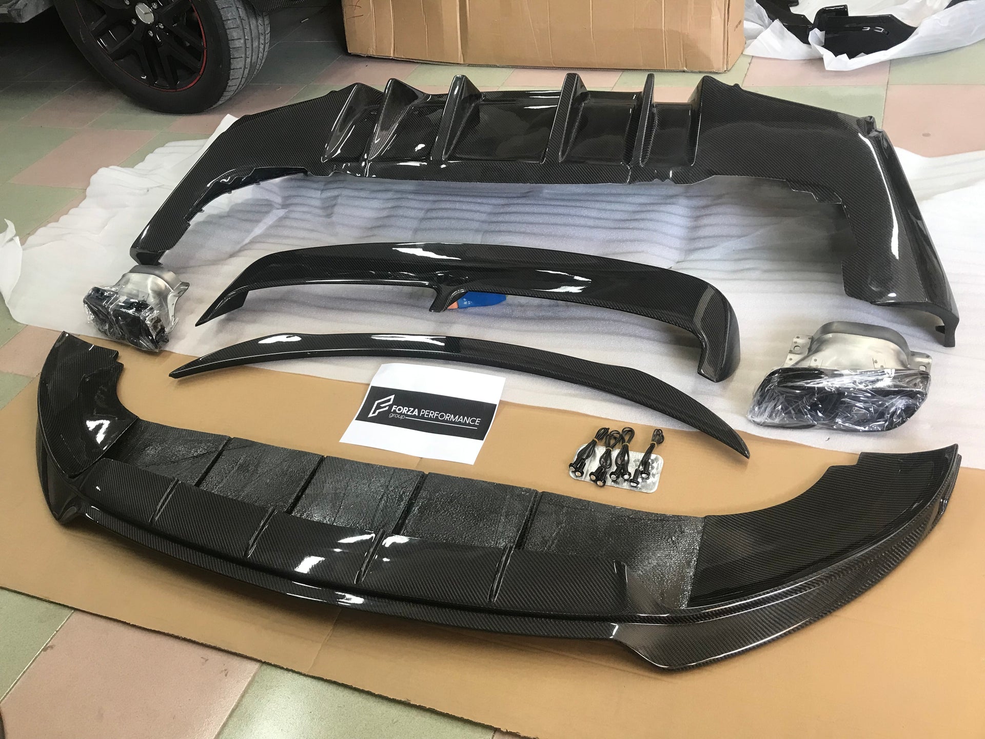 CARBON BODY KIT for MERCEDES BENZ GLE COUPE W167 C167 2020

Set includes:

Front lip
Rear Diffuser
Rear Spoiler
Roof Spoiler
Exhaust Tips

NOTE: Professional installation is required

Material: Carbon fiber

Contact us for pricing
