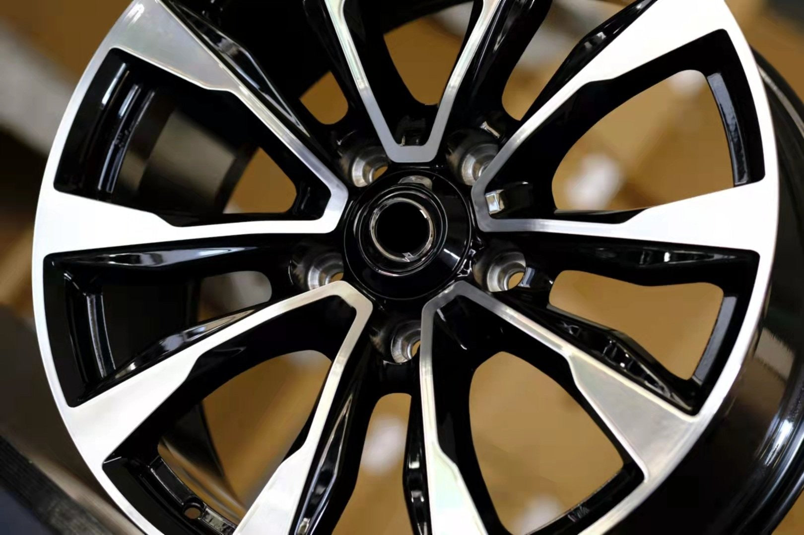 LX570 rim