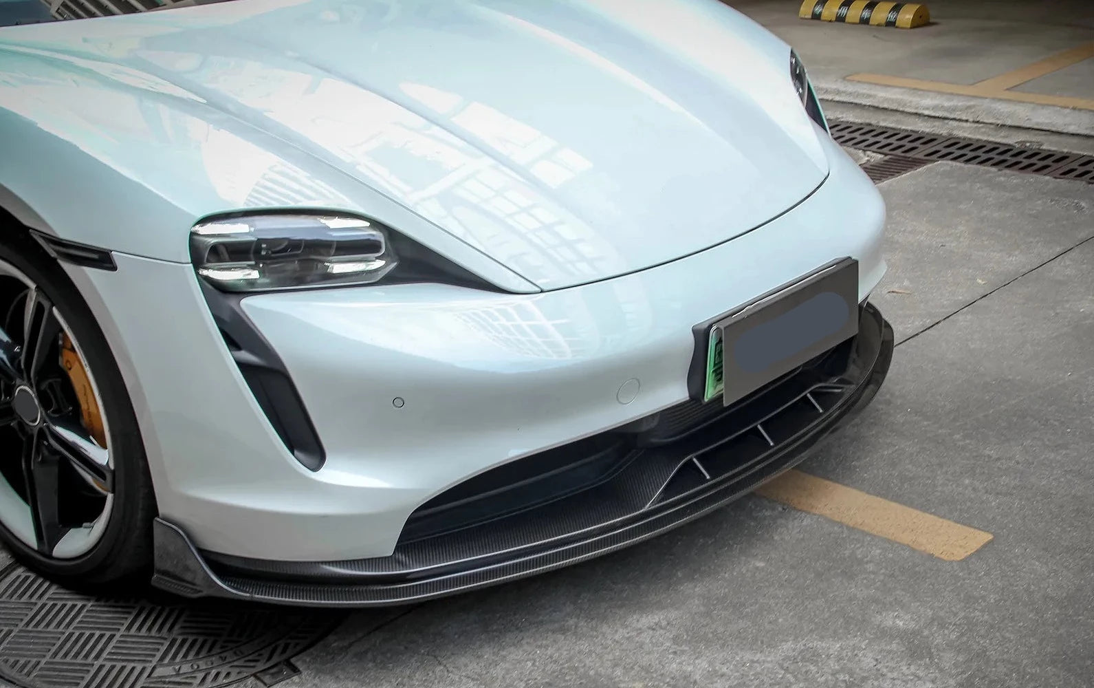DRY CARBON BODY KIT for PORSCHE TAYCAN TURBO PAKTECHZ DESIGN