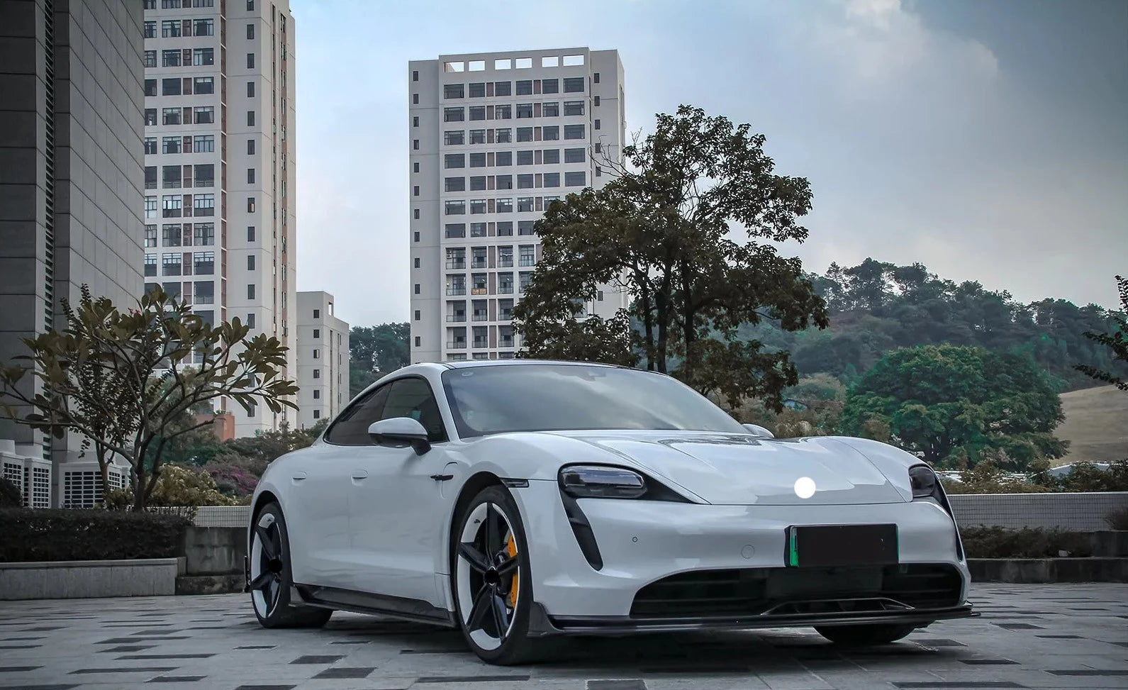 DRY CARBON BODY KIT for PORSCHE TAYCAN TURBO PAKTECHZ DESIGN