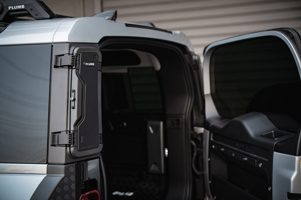 PLUMB Side Equipment Box For Land Rover Defender L663 2020+  Set include:   Equipment Box Material: Aluminum Alloy + Carbon Fiber