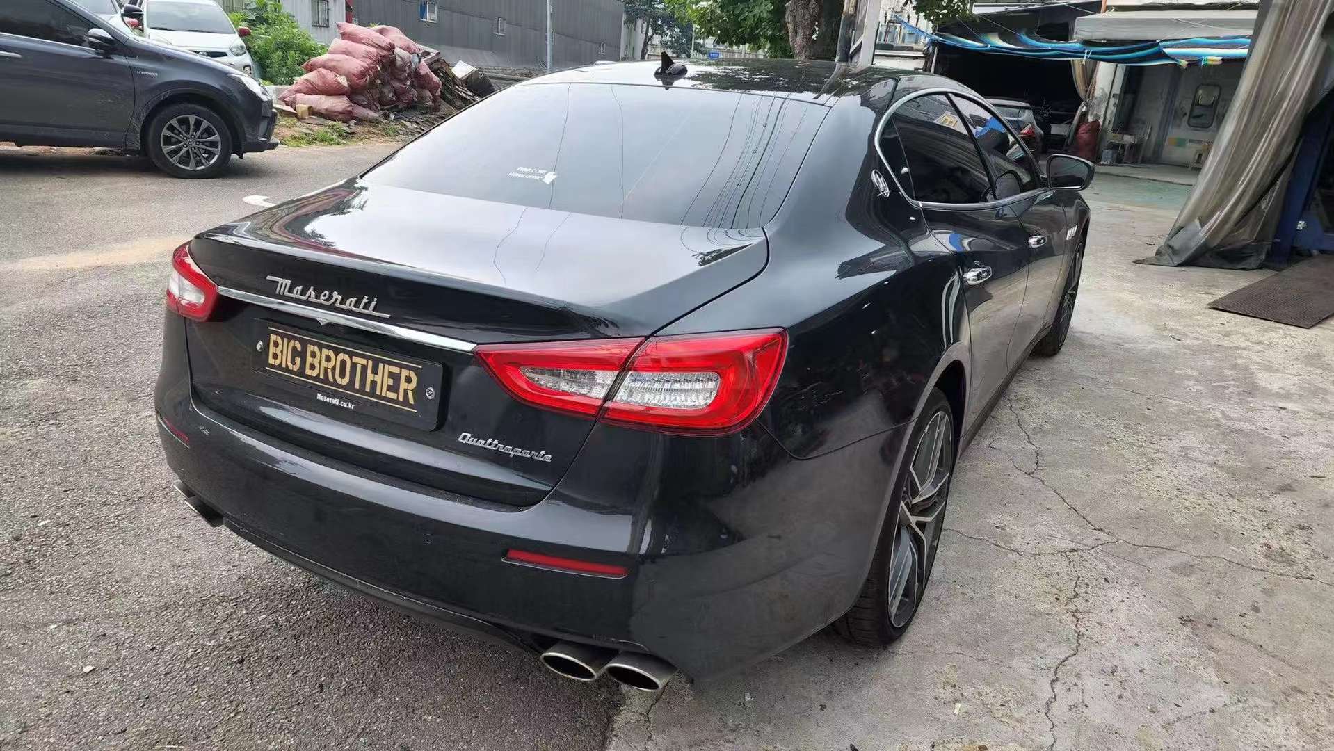 TROFEO BODY KIT FOR MASERATI QUATTROPORTE M156 2020+  Set include:  Front bumper assembly Front grille Side skirts  Rear bumper assembly Material: Plastic  Note: Professional installation is required. May require to change or modify wheel liners and bottom engine protection