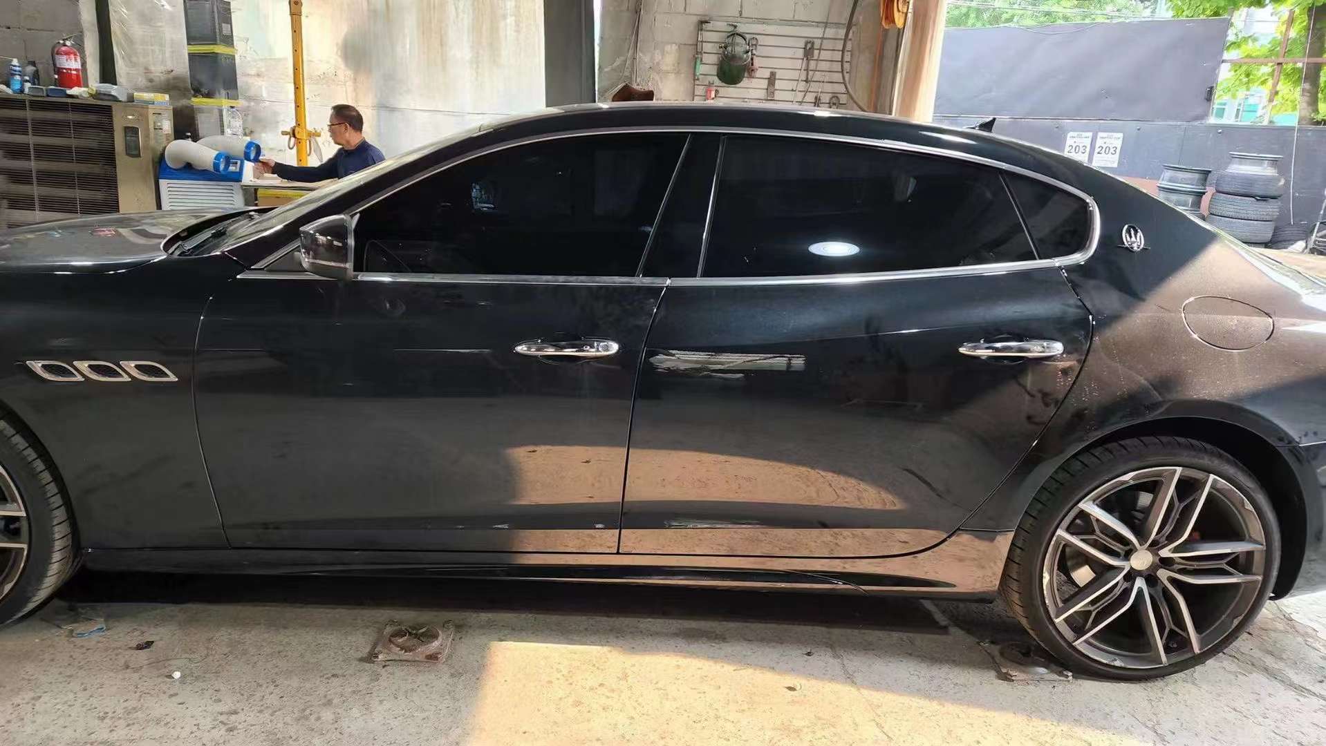 TROFEO BODY KIT FOR MASERATI QUATTROPORTE M156 2020+  Set include:  Front bumper assembly Front grille Side skirts  Rear bumper assembly Material: Plastic  Note: Professional installation is required. May require to change or modify wheel liners and bottom engine protection