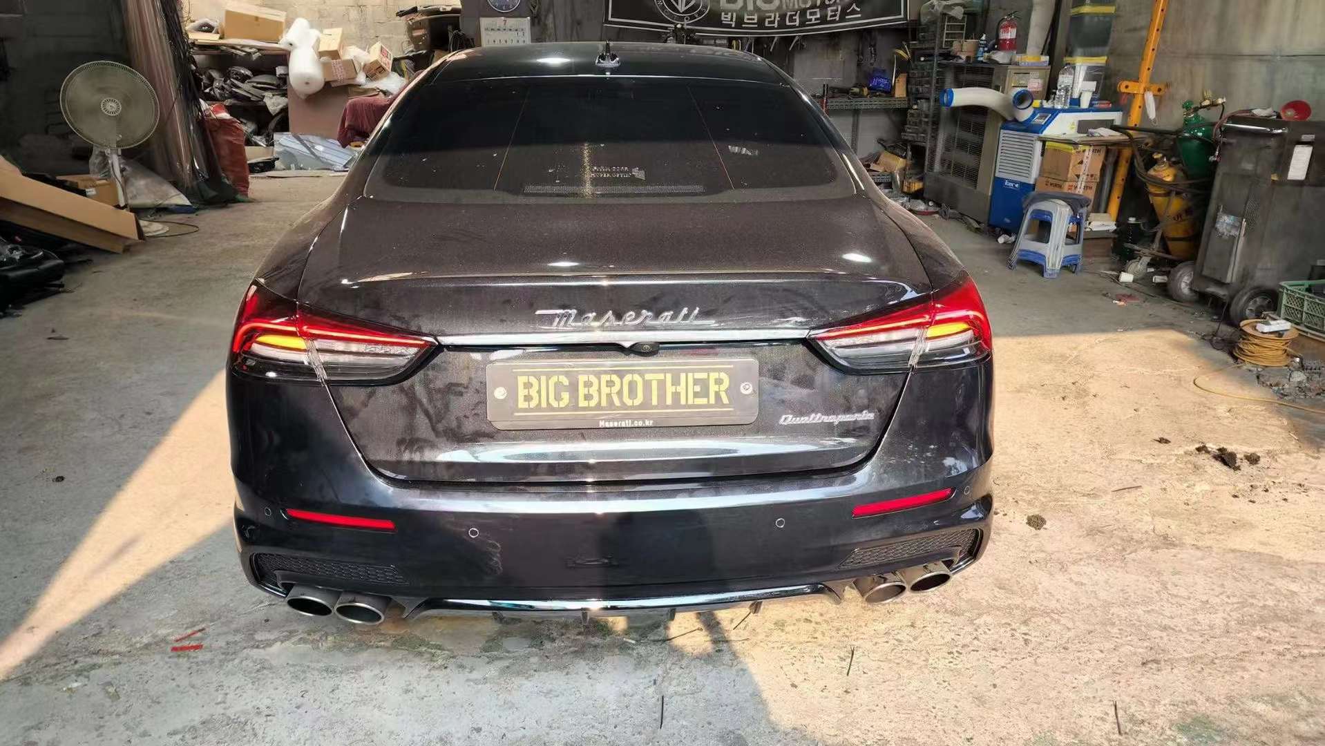 TROFEO BODY KIT FOR MASERATI QUATTROPORTE M156 2020+  Set include:  Front bumper assembly Front grille Side skirts  Rear bumper assembly Material: Plastic  Note: Professional installation is required. May require to change or modify wheel liners and bottom engine protection