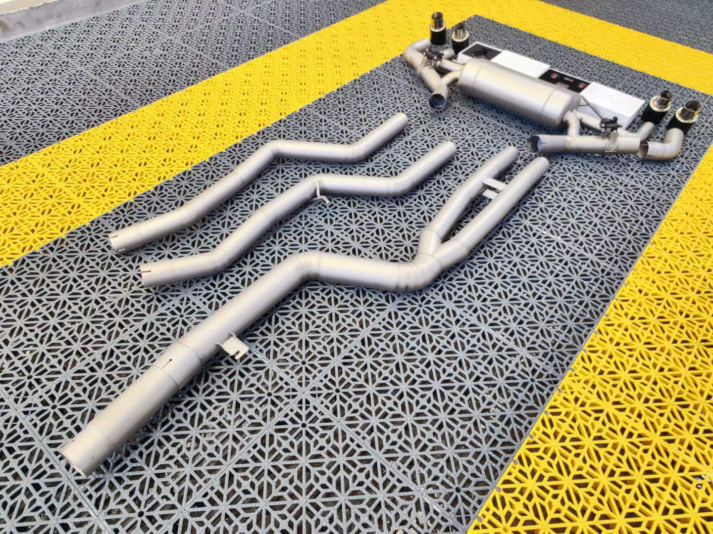 VALVED EXHAUST CATBACK MUFFLER for BMW M5 F90