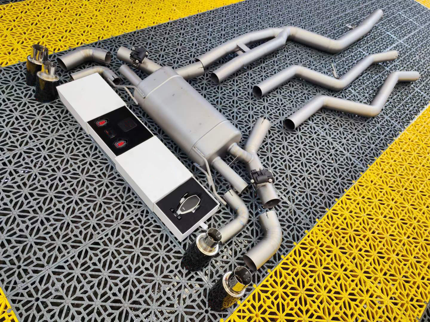 VALVED EXHAUST CATBACK MUFFLER for BMW M5 F90