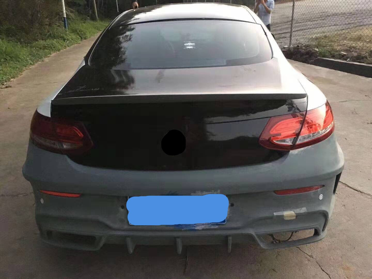 WIDE BODY KIT for MERCEDES BENZ C CLASS W205 C63 2015 - 2021

Set includes:

Front Bumper
Front Lip
Side Skirts
Fender Flares
Rear Bumper
Rear Spoiler

Material: Carbon Fiber

Note: Only fits the original C63. Professional installation is required